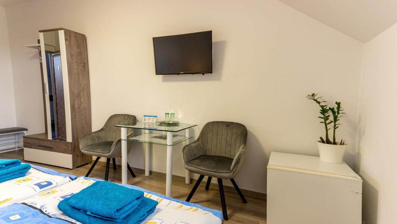 Penzion Blesk Ruzomberok Exteriör bild