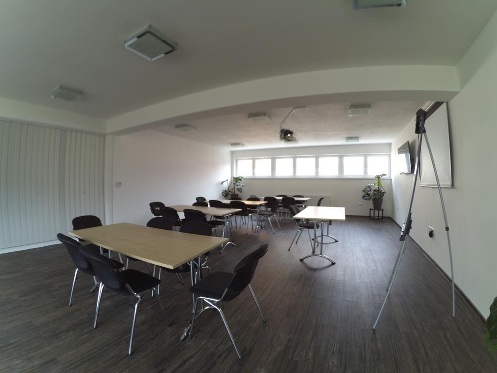 Penzion Blesk Ruzomberok Exteriör bild